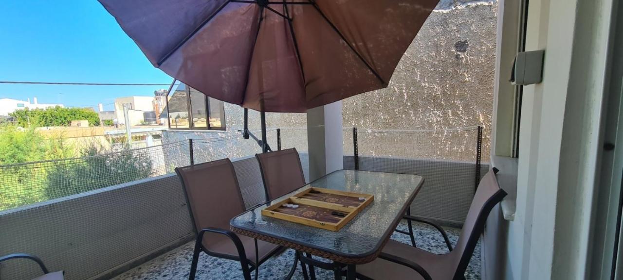 Μοντέρνα Εξοχική Κατοικία Στην Κωμη Komi  Bagian luar foto